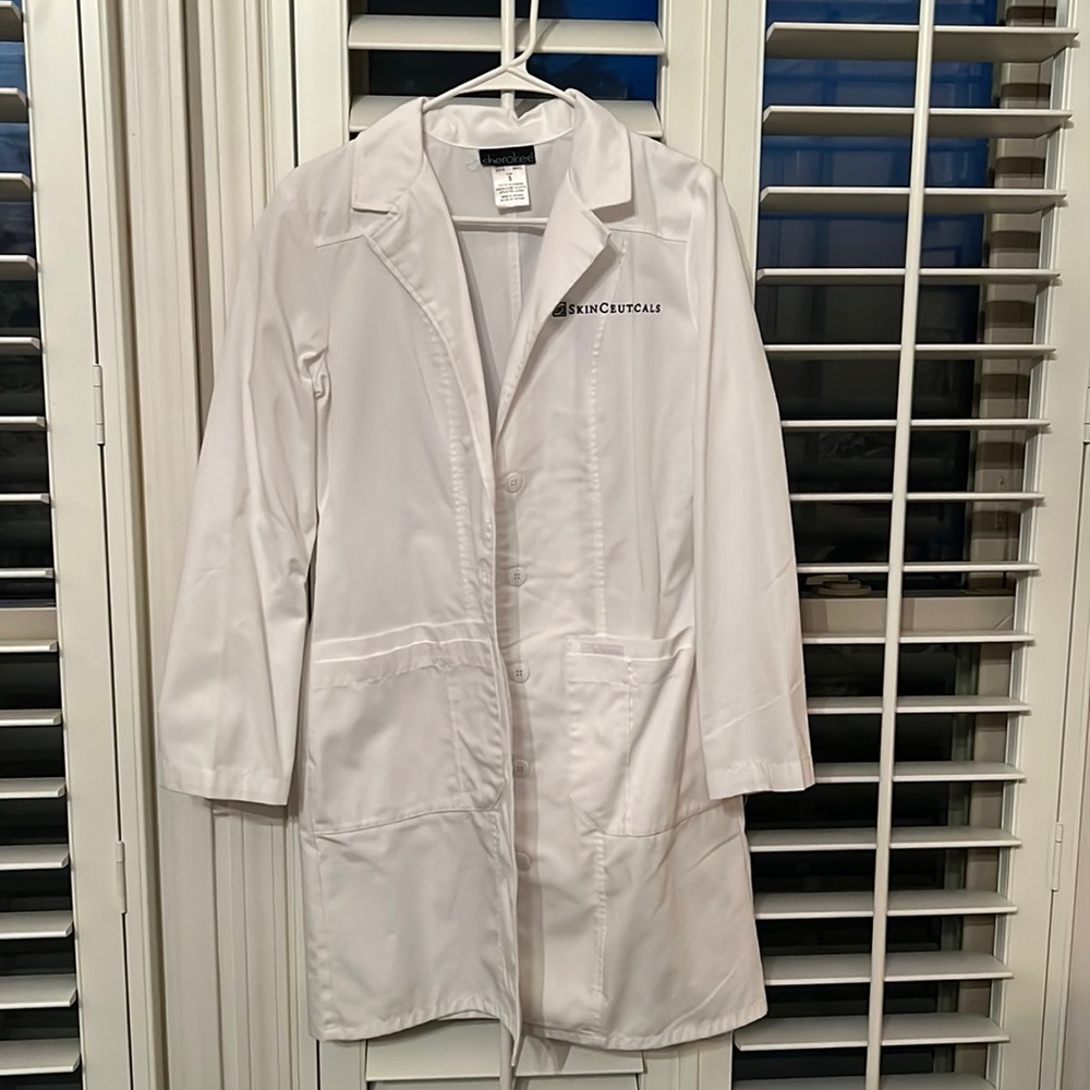 Cherokee 36’ Lab Coat